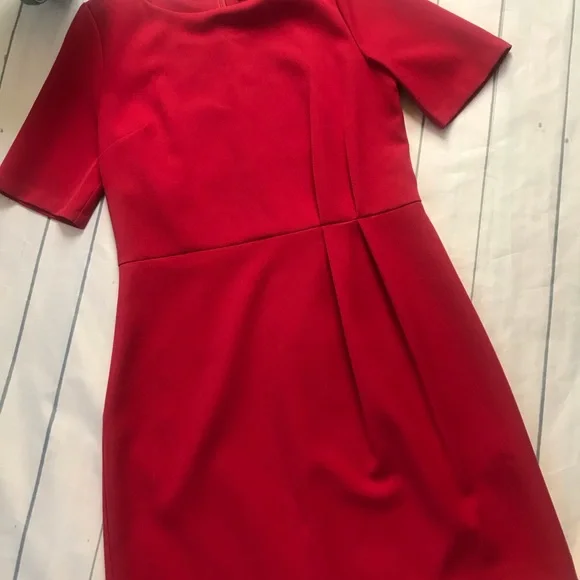 Beautiful dress - Picture 6 of 6